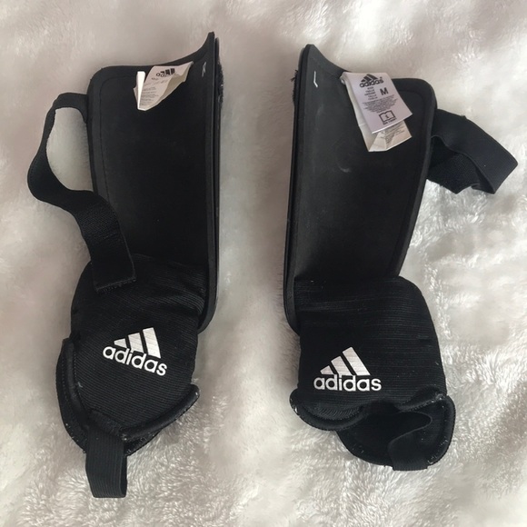 black adidas club shinguards - Picture 3 of 4